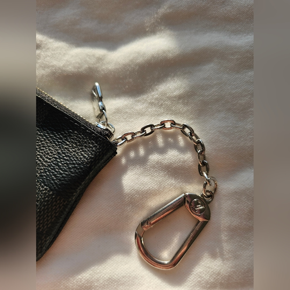 Louis Vuitton Key Pouch - Picture 3 of 7